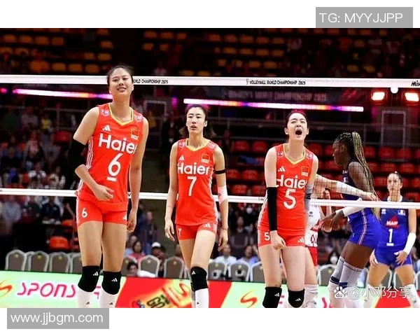 足球明星挑战排球运动展现惊人技巧与团队默契精彩瞬间回顾